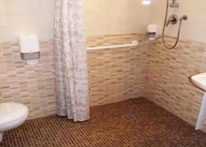 Ester Safer Hotel 3*